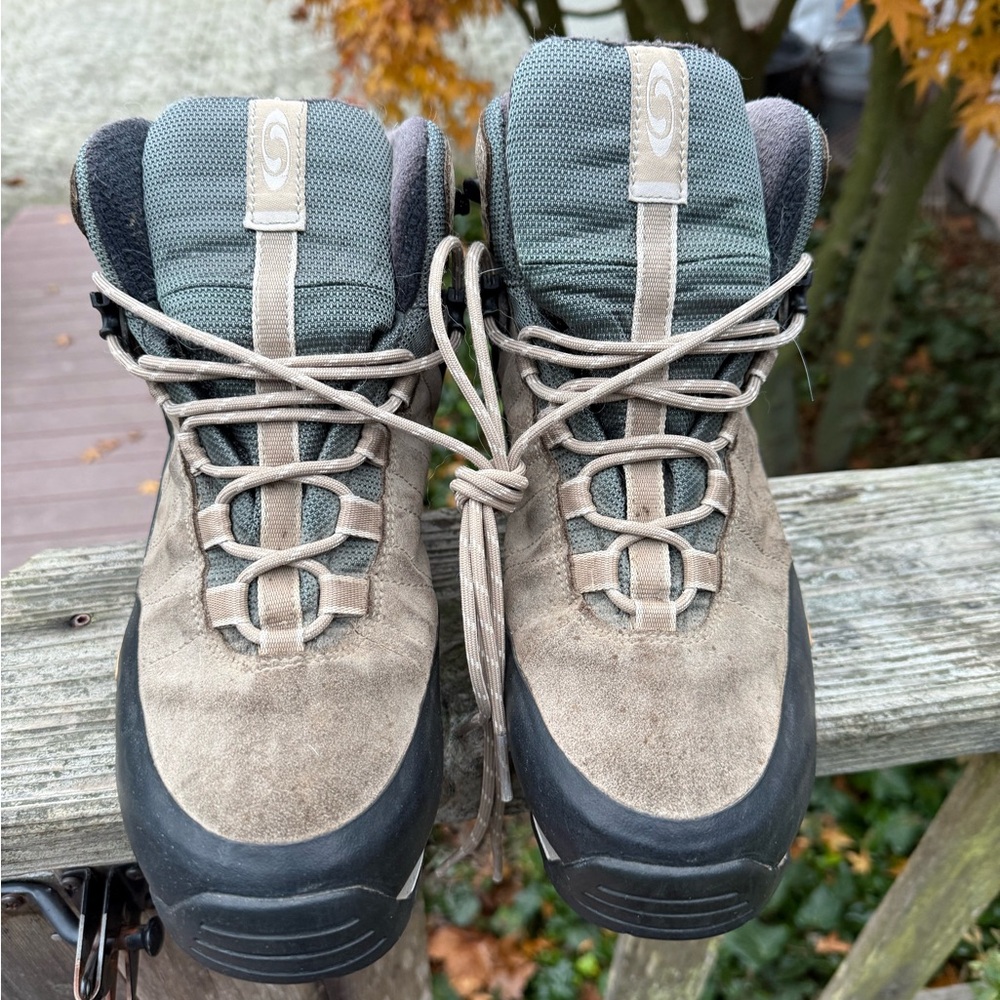 Salomon Women’s Gortex Mid Hiking Boots Size 10